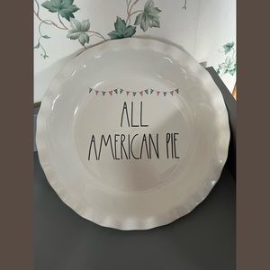 Rae Dunn Pie Dish